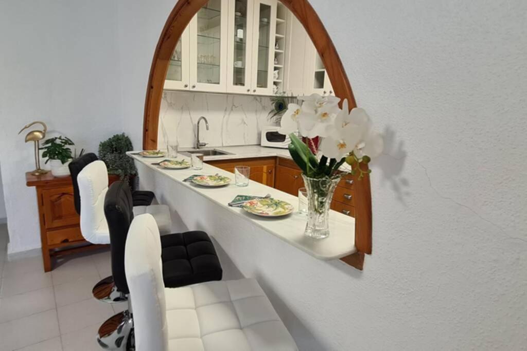 Tropical Paradise Villa In Torrevieja Eksteriør billede