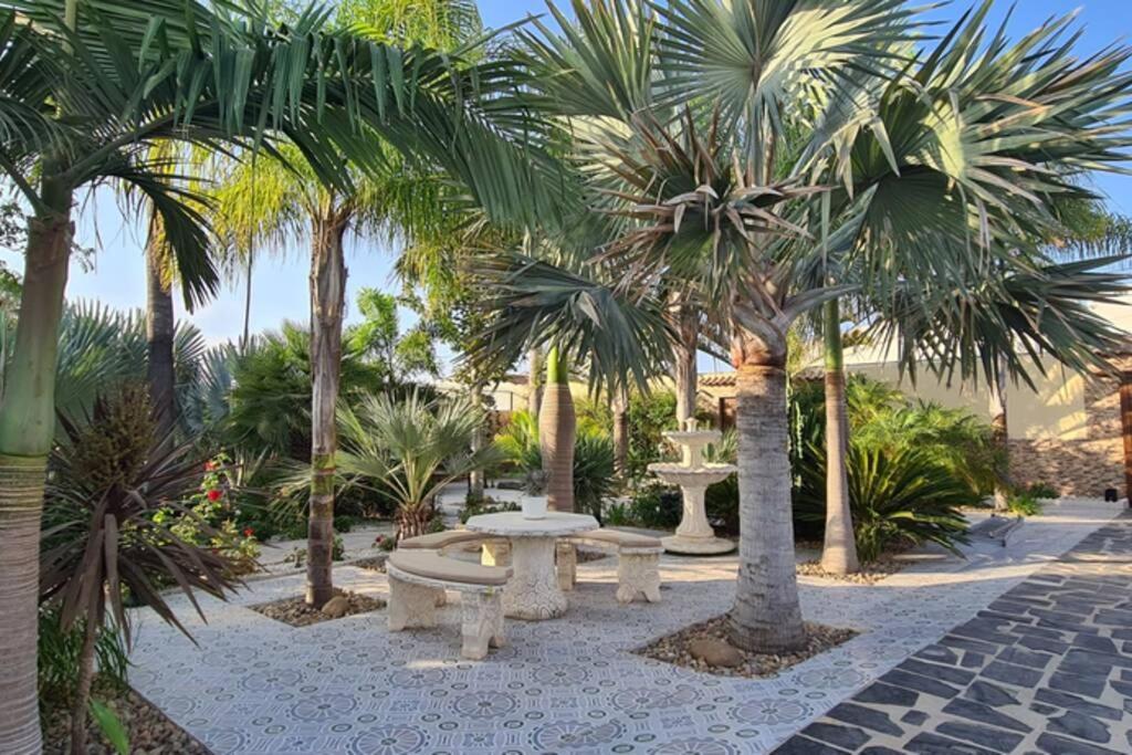 Tropical Paradise Villa In Torrevieja Eksteriør billede